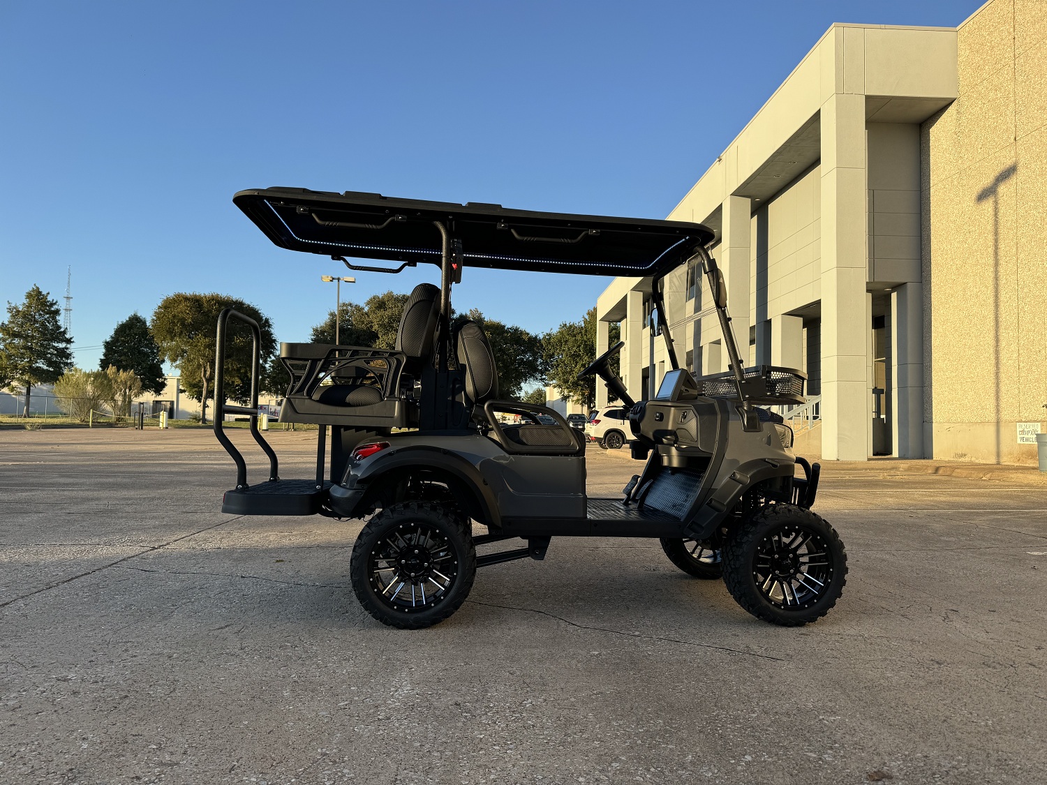 TBM-X4-GOLF-CART